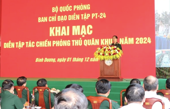 Toàn cảnh buổi khai mạc diễn tập tác chiến phòng thủ Quân khu 7 năm 2024. Ảnh: TTXVN. Toàn cảnh buổi khai mạc diễn tập tác chiến phòng thủ Quân khu 7 năm 2024. Ảnh: TTXVN.