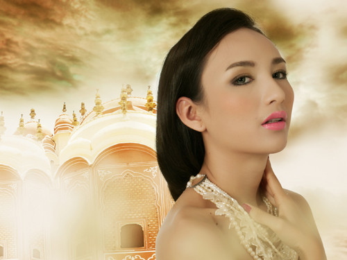 Sau khi trở về từ cuộc thi, người đẹp khá im ắng và rút lui khỏi làng giải trí để đi du học