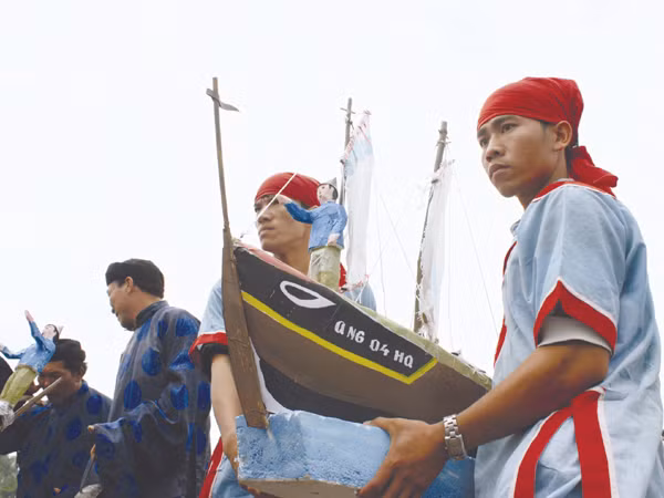 Lễ khao lề thế lính Hoàng Sa trên đảo Lý Sơn 