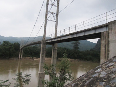 Chôm Lôm, cây cầu mang dấu ấn của Tiền Phong. Ảnh: Q.Long. Chôm Lôm, cây cầu mang dấu ấn của Tiền Phong. Ảnh: Q.Long