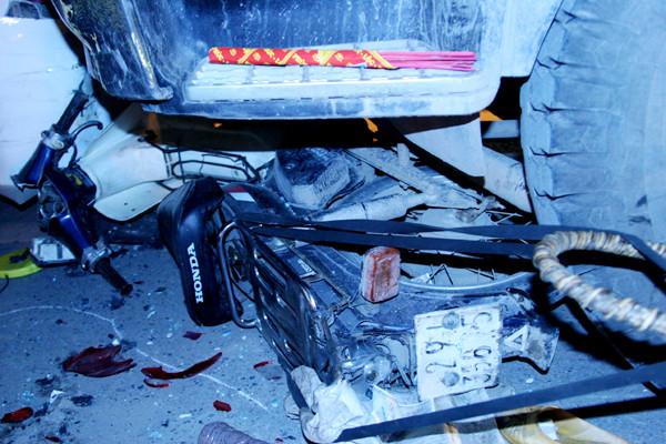 chiếc xe hư hỏng nặng