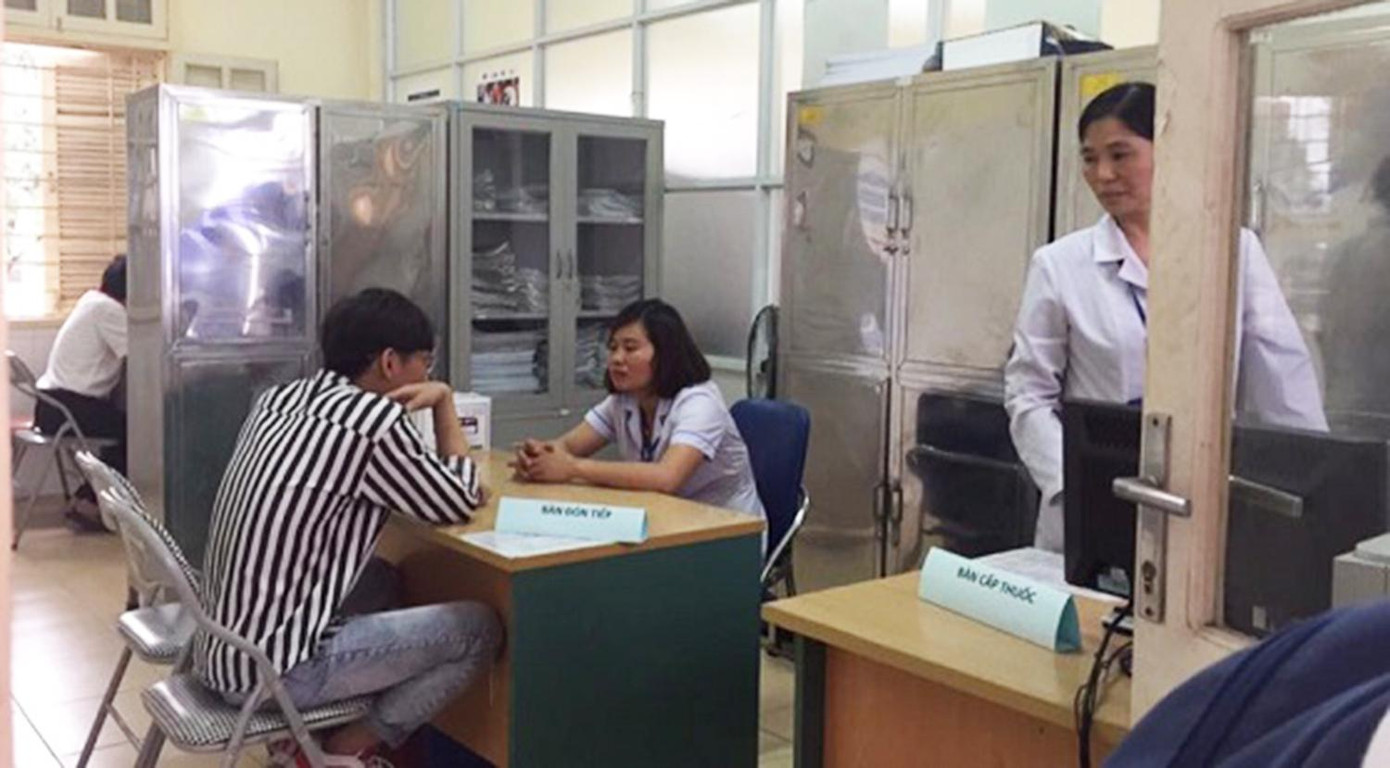 Tư vấn phơi nhiễm HIV cho người dân tại cơ sở y tế.