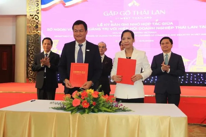 Lễ ký kết hợp tác giữa Sở Ngoại vụ Quảng Trị và Hiệp hội doanh nghiệp Thái Lan tại Việt Nam.