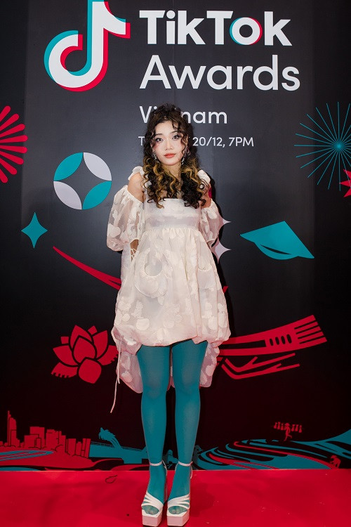 Chi Xê có châm ngôn sáng tác “lộn xộn một cách nghệ thuật”.