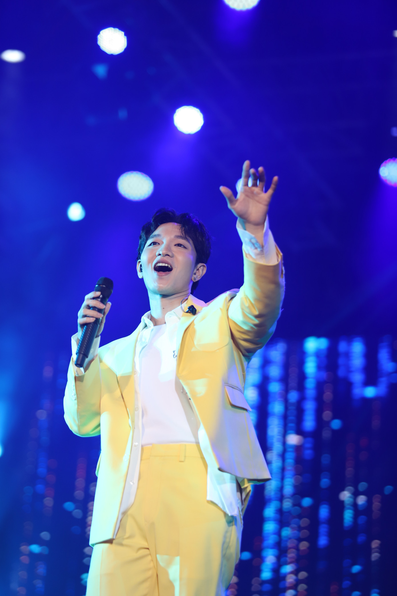 Hoàng Dũng cháy hết mình trong lễ hội âm nhạc cuối năm 2022.