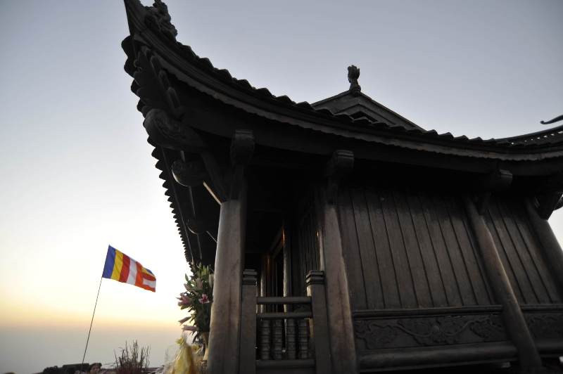 Chùa Đồng trong buổi chiều tà