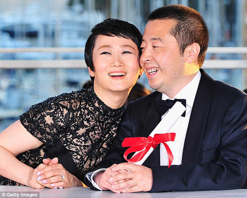 Giải Kịch bản xuất sắc được trao cho nhà biên kịch người Trung Quốc Giả Trương Kha với bộ phim 