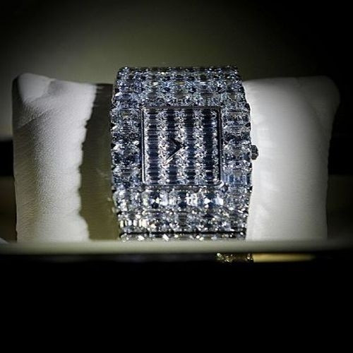 10 siêu phẩm đồng hồ đắt hơn cả xe Roll-Royce ảnh 3