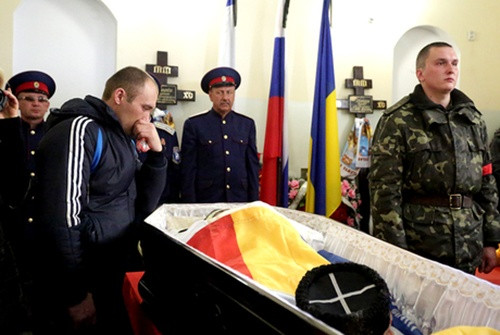 Lễ tang chung hai người lính Ukraine và Crimea ảnh 8