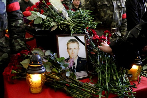 Lễ tang chung hai người lính Ukraine và Crimea ảnh 2