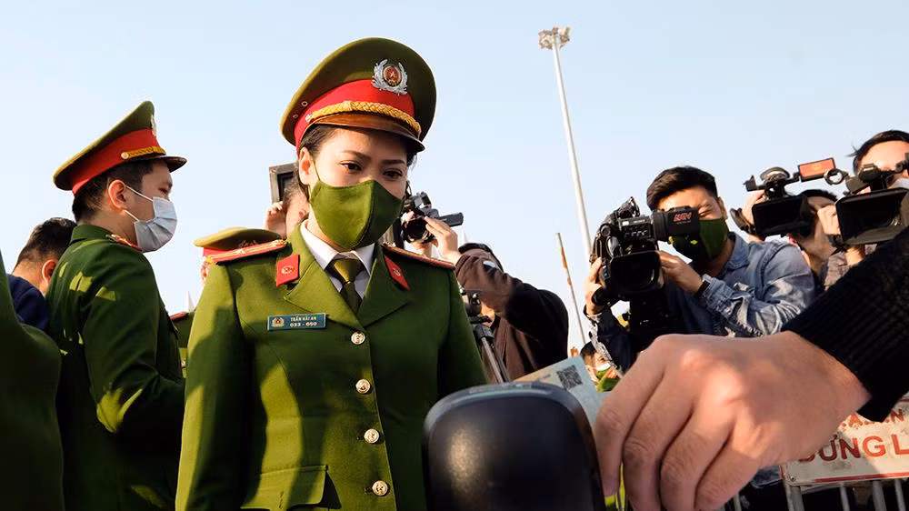Nếu thông tin mũi tiêm của công dân được tích hợp vào thẻ CCCD gắn chip điện tử đã có trong cơ sở dữ liệu quốc gia về dân cư (2 mũi thì có màu xanh, 1 mũi thì có màu cam, chưa có thì màu đỏ).
