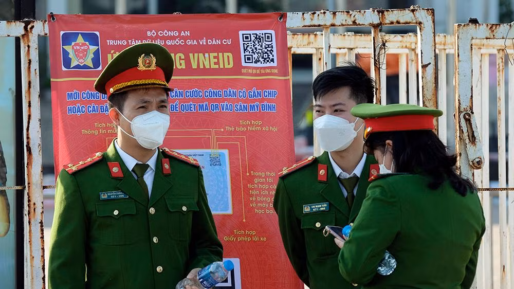 Với mục tiêu sử dụng thẻ CCCD gắn chip điện tử đã tích hợp các thông tin mũi tiêm, xét nghiệm để hỗ trợ cho việc kiểm tra thông tin về CCCD, mũi tiêm, xét nghiệm của khán giả khi vào sân theo quy định của Ban Tổ chức về phòng, chống dịch COVID-19.