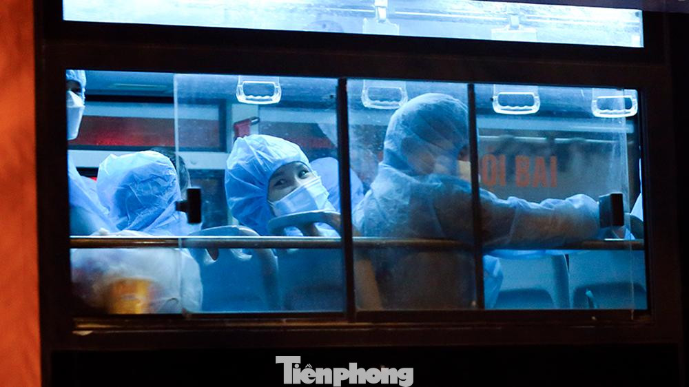 Ngày 3/10, các đơn vị sẽ lấy mẫu xét nghiệm lần 2 với nhân viên y tế, người nhà bệnh nhân, các hộ dân xung quanh để có hướng xử lý ổ dịch tiếp theo.