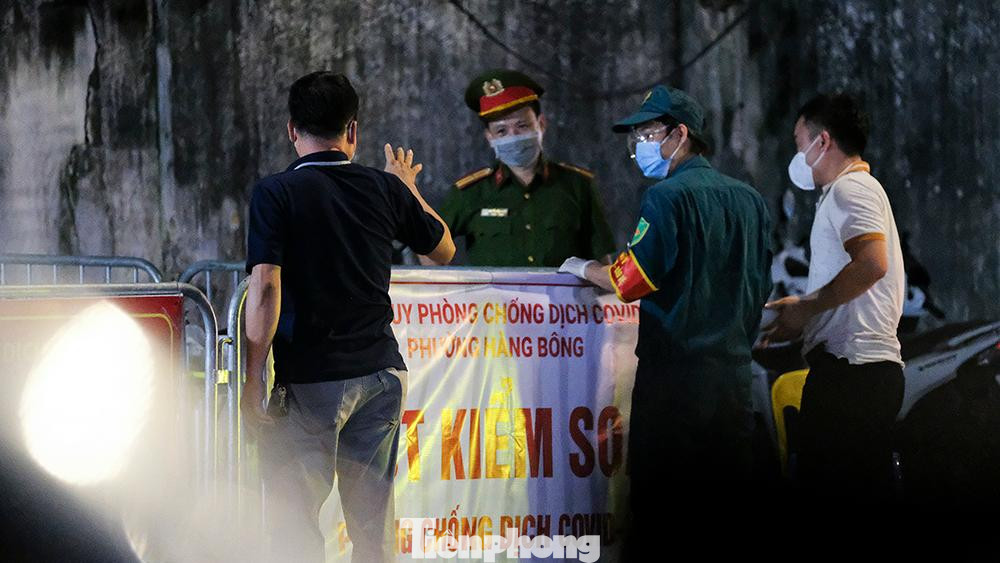 Trên 4.000 nhân viên y tế, người bệnh và người nhà đã được lấy mẫu xét nghiệm sàng lọc.