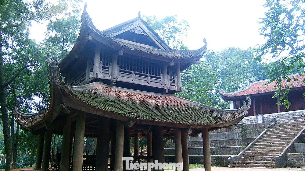 Cái tên Trăm Gian dân dã, mộc mạc bắt nguồn từ kiến trúc 100 gian nhà của chùa. Chùa đã được chứng nhận là di tích lịch sử quốc gia.