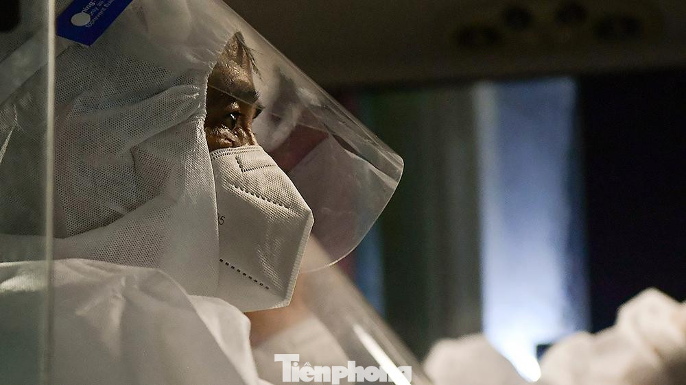 Công tác vận chuyển được triển khai thận trọng bảo đảm cả 2 yếu tố: an toàn cho người bệnh và an toàn phòng chống dịch.