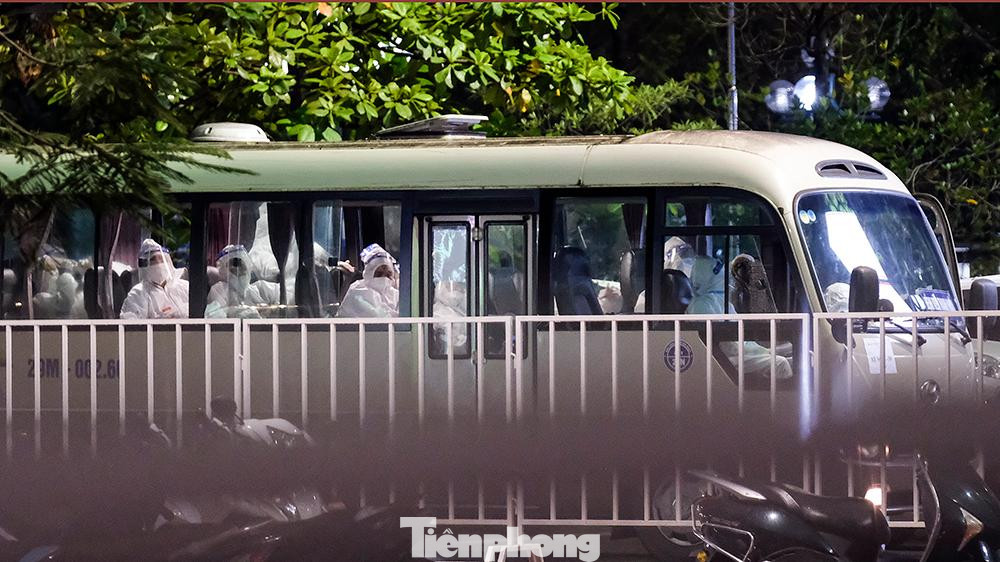 Với hơn 40 ca nhiễm COVID-19, bệnh viện Hữu Nghị Việt Đức vẫn đang phải phong toả, cách ly và ngừng tiếp nhận bệnh nhân điều trị.