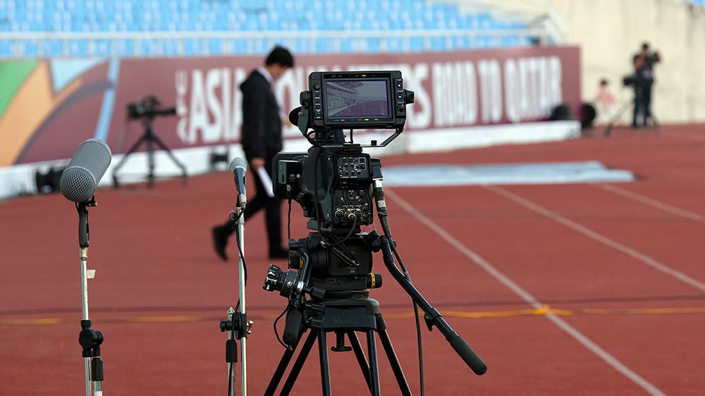 Đơn vị phụ trách bản quyền truyền hình đã lắp đặt hệ thống camera và chạy thử hệ thống vào chiều ngày hôm qua (10/11).