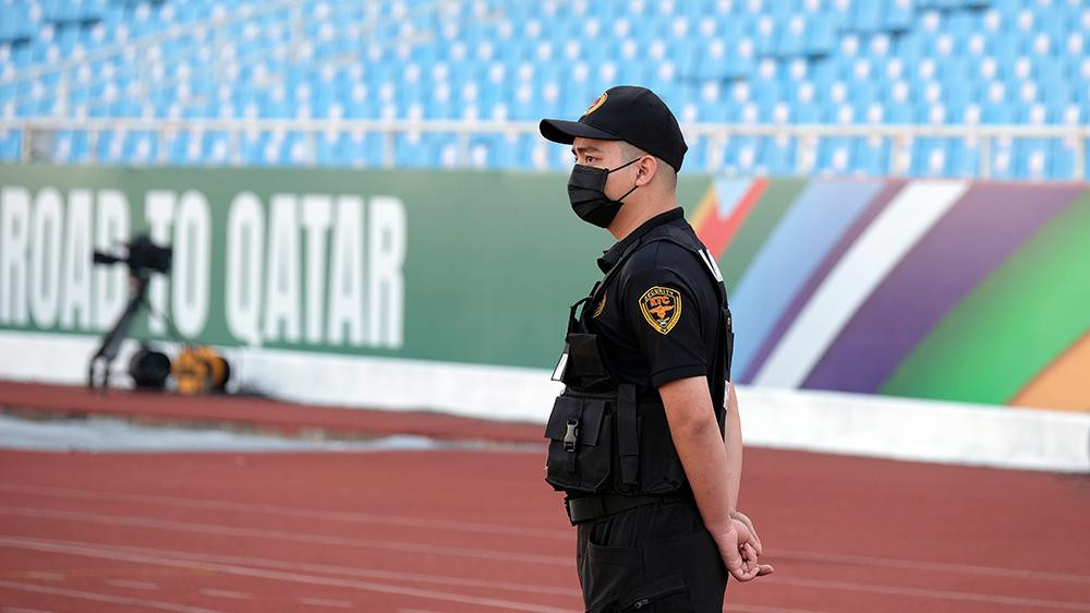 Trận đấu tối nay với hơn 1 vạn người hâm mộ được phép vào sân cổ vũ cho đội nhà sau thời gian dài khán giả không được vào sân do dịch bệnh, nên công tác an ninh được đơn vị tổ chức đặc biệt quan tâm.