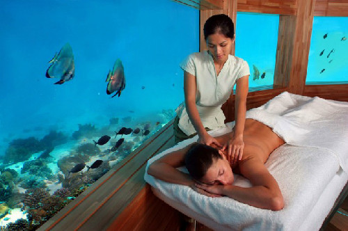 Không gian sống động trong spa độc đáo bậc nhất thế giới dưới lòng đại dương. Ảnh: huvafenfushi