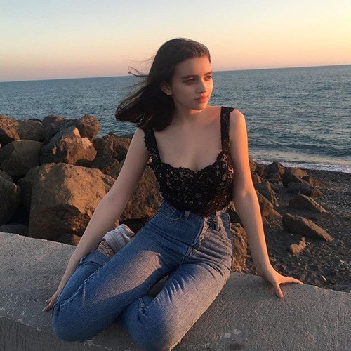 Hotgirl nhí người Nga khiến dân mạng dậy sóng ảnh 9