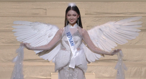 Chung kết Miss International 2017: Thuỳ Dung xinh đẹp với trang phục mang tên Tiên Dung ảnh 1