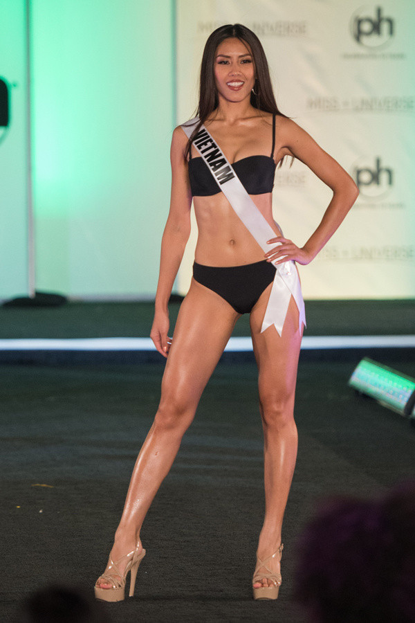 Nguyễn Thị Loan lọt top 10 ảnh Glamshot đẹp nhất cuộc thi Miss Universe ảnh 6