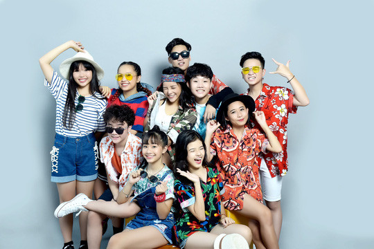 Đề cử Giải Mai Vàng 2017: Sôi động nhóm hát ảnh 6