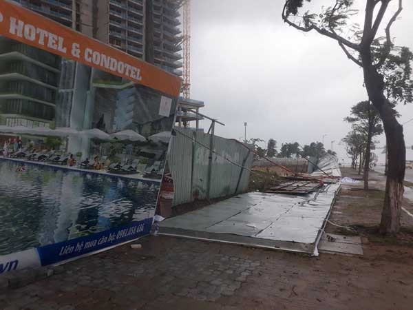 Đà Nẵng: Một cổng chào bị đánh sập trên đường võ Nguyên Giáp ảnh 6