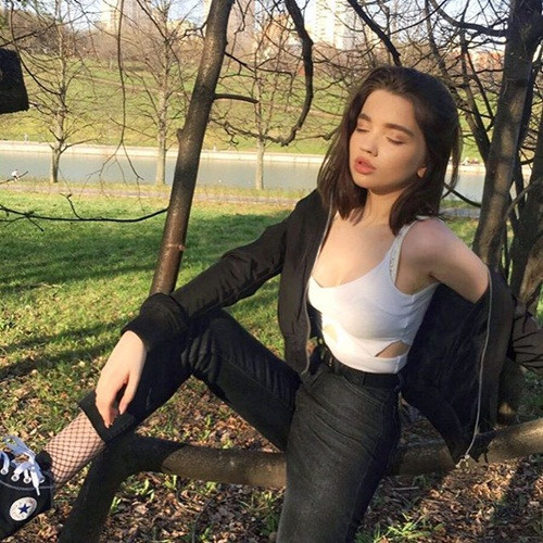 Hotgirl nhí người Nga khiến dân mạng dậy sóng ảnh 10