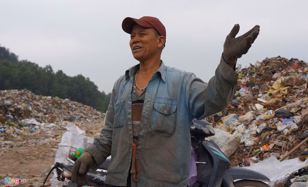 Bà ve chai và linh cảm 'túi rác' màu cam ảnh 2