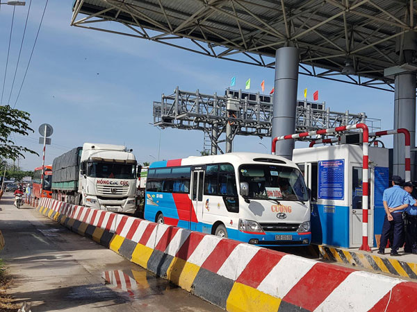 BOT Cai Lậy thu phí trở lại, tài xế hú còi inh ỏi khi qua trạm ảnh 5