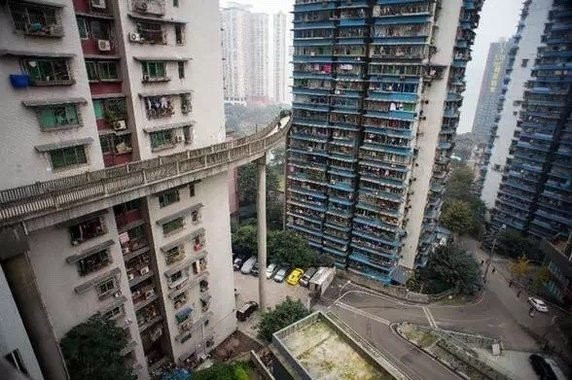 Thành phố thẳng đứng tại Trung Quốc, khách du lịch đến 1 lần không dám quay lại ảnh 6