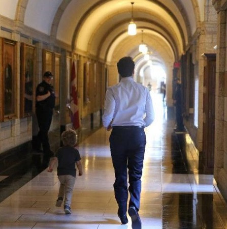 Vì sao “soái ca” chính trị gia Canada trở thành thần tượng của giới trẻ ảnh 2