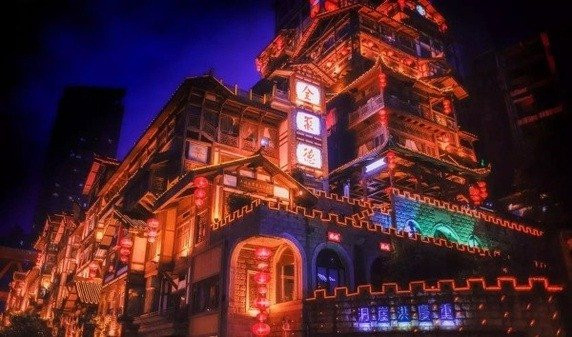 Thành phố thẳng đứng tại Trung Quốc, khách du lịch đến 1 lần không dám quay lại ảnh 3