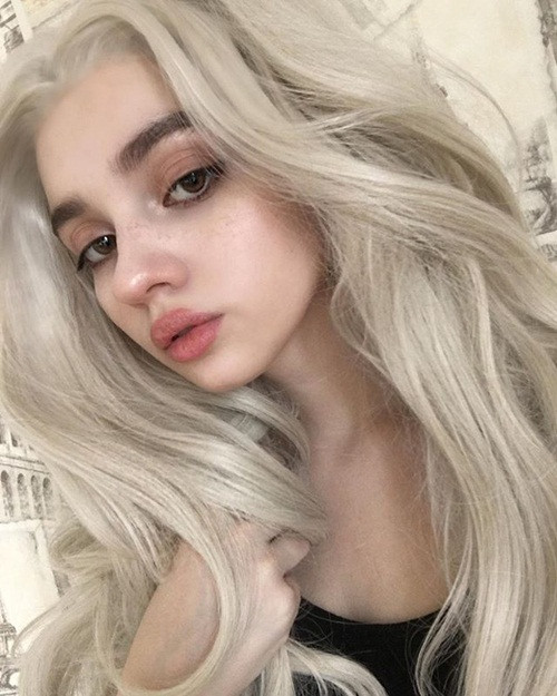 Hotgirl nhí người Nga khiến dân mạng dậy sóng ảnh 3