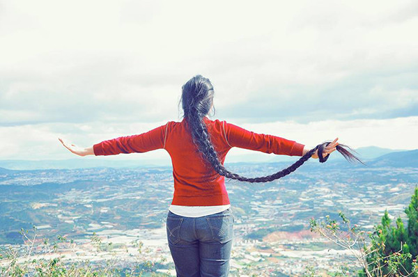 Thiếu nữ cao 1m61 và câu chuyện nuôi mái tóc đặc biệt dài gần 2m ảnh 6