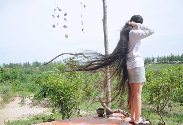Thiếu nữ cao 1m61 và câu chuyện nuôi mái tóc đặc biệt dài gần 2m ảnh 4
