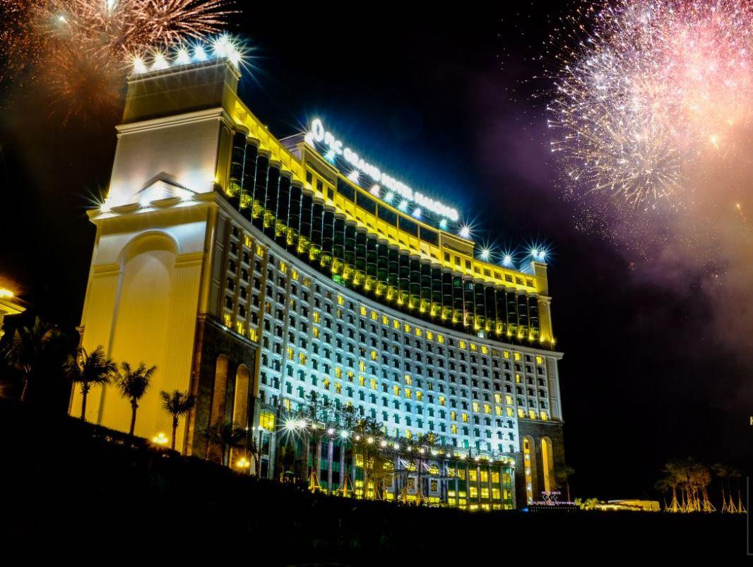 Trình diễn pháo hoa tại FLC Hạ Long thu hút hàng vạn du khách trong năm 2019