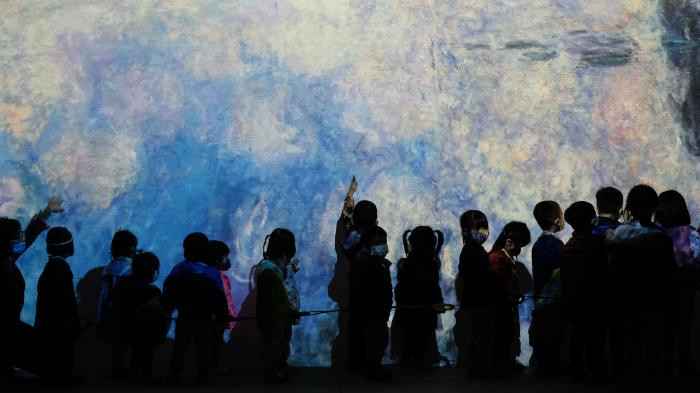 Triển lãm “Lặng yên rực rỡ” tại VCCA thu hút nhiều khán giả thuộc mọi lứa tuổi Triển lãm “Lặng yên rực rỡ” tại VCCA thu hút nhiều khán giả thuộc mọi lứa tuổi