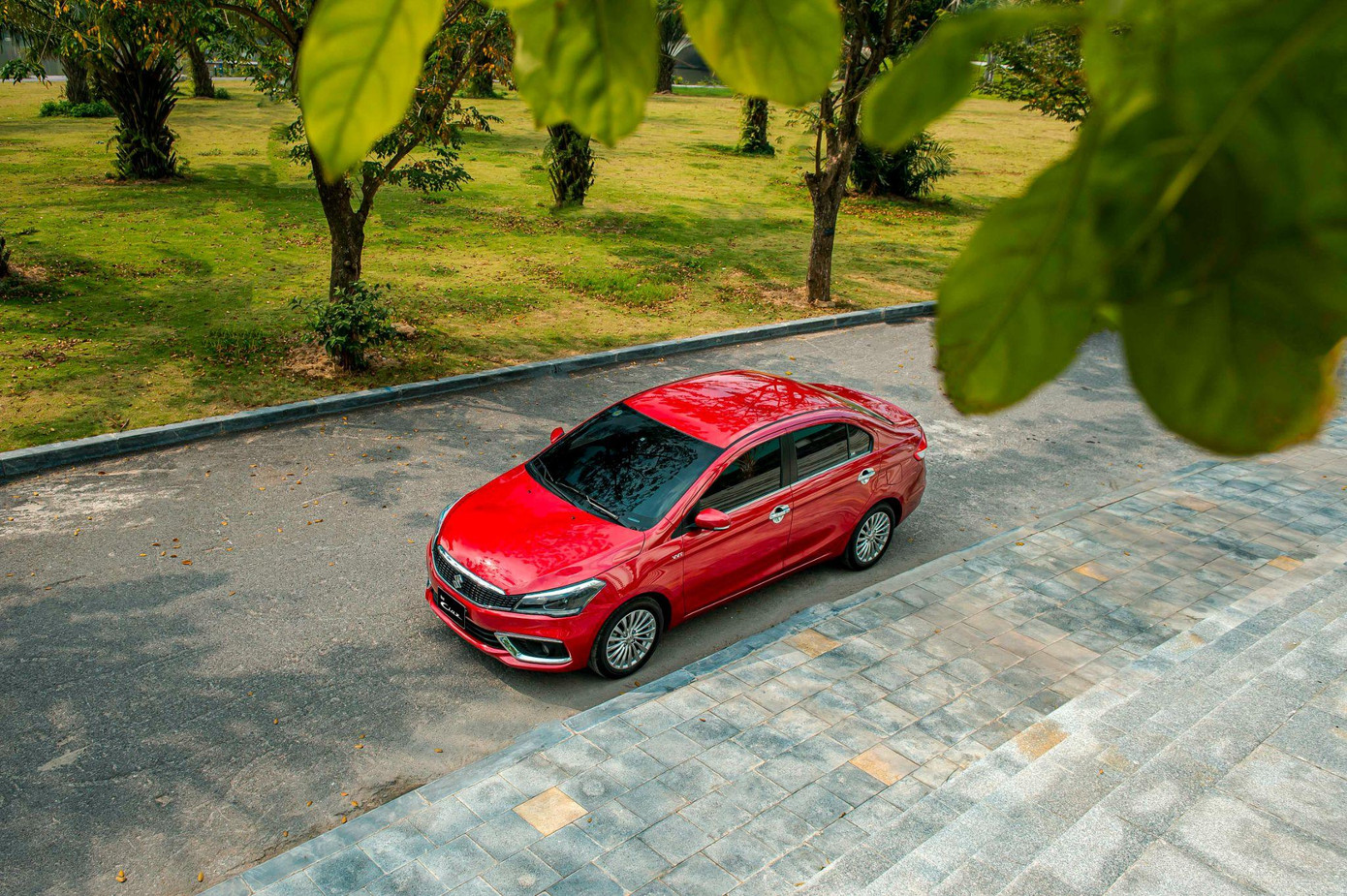 Ciaz đạt giải thưởng "Sedan đáng mua nhất" do kênh truyền hình về ôtô Philippines - Sunshine Television bình chọn.