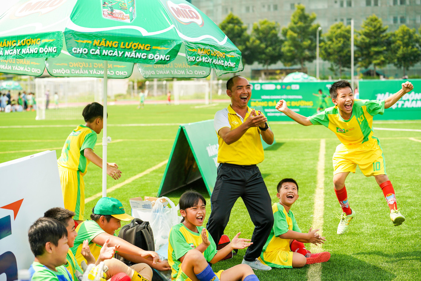 Mùa giải Bóng Đá Học Đường đã trở lại và vẫn giữ nguyên sức hấp dẫn với các em học sinh và nhà trường Mùa giải Bóng Đá Học Đường đã trở lại và vẫn giữ nguyên sức hấp dẫn với các em học sinh và nhà trường