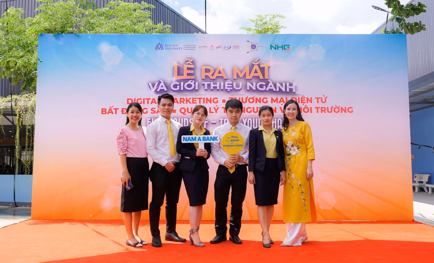Lễ ra mắt và giới thiệu 4 ngành học mới: Bất động sản, Quản lý tài nguyên và môi trường, Thương mại điện tử, Digital Makerting