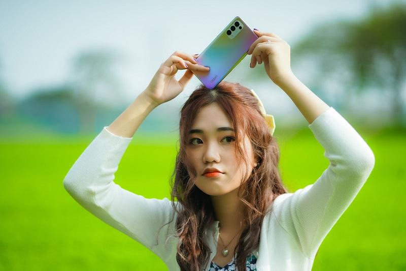 OPPO Reno5 - Smartphone bán chạy nhất Việt Nam Q1.2021 cũng được ưu đãi tặng phiếu mua hàng đến 600.000đ tại Viettel Store