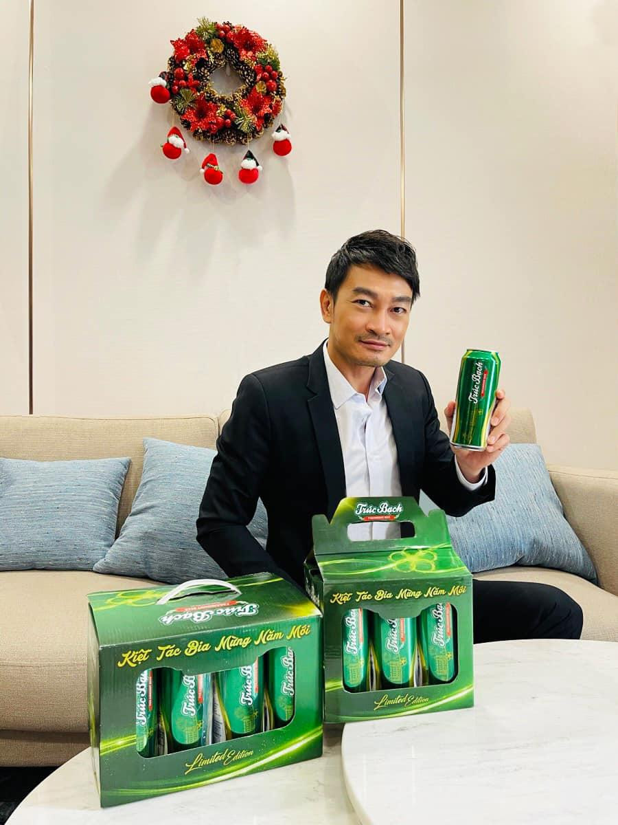 Say mê hương vị Trúc Bạch ngay lần đầu tiên, Quốc Thái rất tâm đắc với món quà CHẤT và SANG từ Trung Dũng