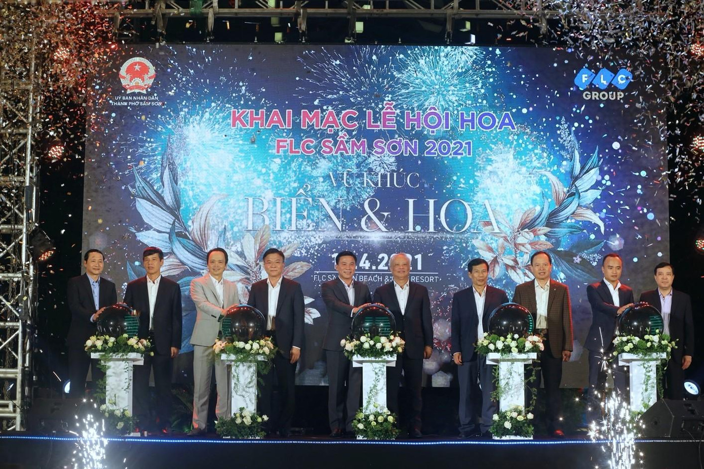 Chương trình nghệ thuật tối ngày 10/4 mở màn cho Lễ hội hoa Vũ khúc Biển & Hoa kéo dài đến hết tháng 4 tại FLC Sầm Sơn Chương trình nghệ thuật tối ngày 10/4 mở màn cho Lễ hội hoa Vũ khúc Biển & Hoa kéo dài đến hết tháng 4 tại FLC Sầm Sơn