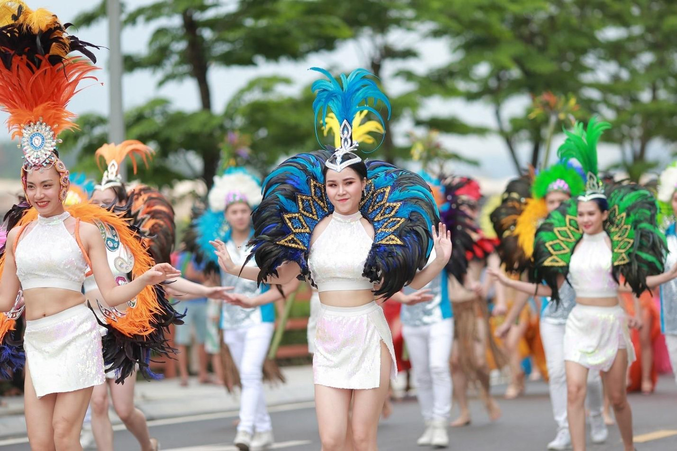 Những vũ điệu đường phố đầy sắc màu trong Lễ hội Carnaval 2019 tại FLC Hạ Long