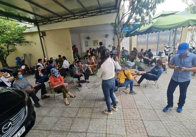 Phòng công chứng đất đai trên địa bàn Phú Mỹ (Bà Rịa - Vũng Tàu) nườm nượp khách đến giao dịch chuyển nhượng