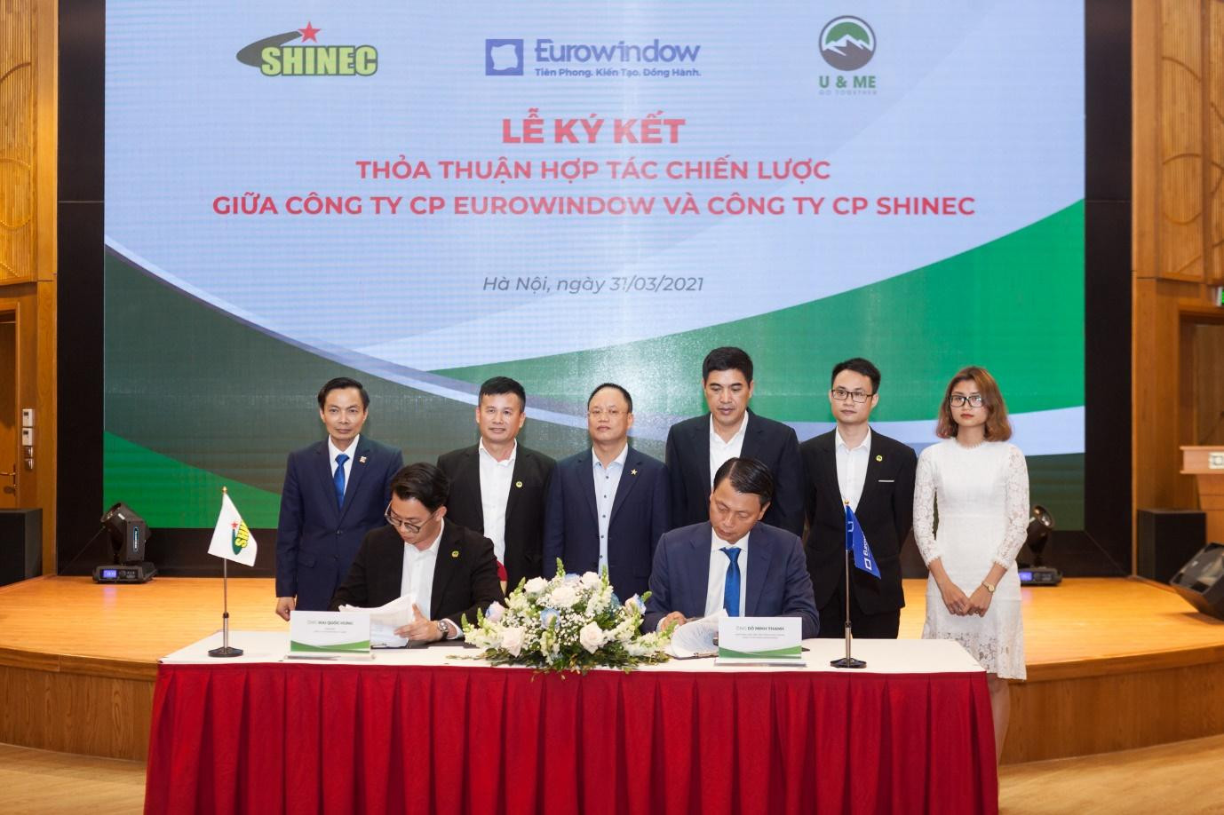 Đại diện Eurowindow và Shinec ký kết thỏa thuận hợp tác chiến lược tại tòa nhà văn phòng Eurowindow (số 2 Tôn Thất Tùng, Hà Nội) Đại diện Eurowindow và Shinec ký kết thỏa thuận hợp tác chiến lược tại tòa nhà văn phòng Eurowindow (số 2 Tôn Thất Tùng, Hà Nội)