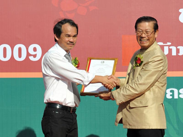 Ông Đức với Phó Thủ tướng Thường trực Lào Xổm Xa Vạt Lềnh Xa Vát